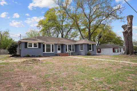 319 E Hubbard St, Lindale, TX 75771