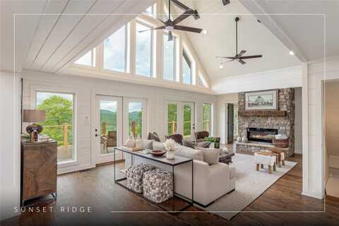 585 Tabletop Road, Glenville, NC 28736