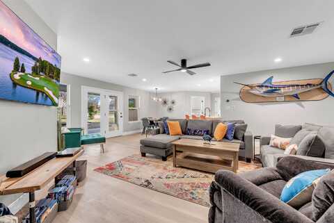 282 Skyview Drive, Kingsland, TX 78639