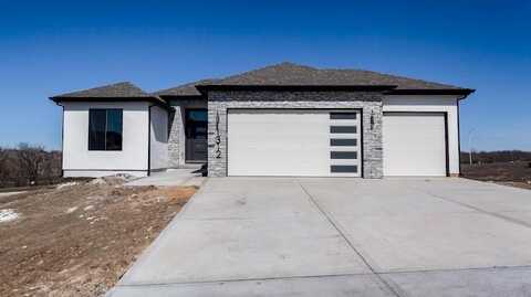 8405 NW 90th Street, Kansas City, MO 64153