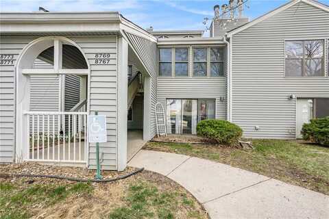 8769 W 106th Terrace, Overland Park, KS 66212