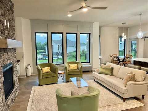 2704 NE Amanda Lane, Blue Springs, MO 64029