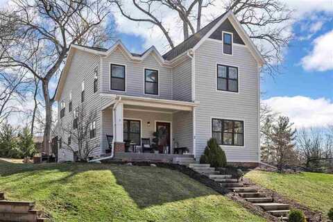 2 Wellesley Way, IowaCity, IA 52245