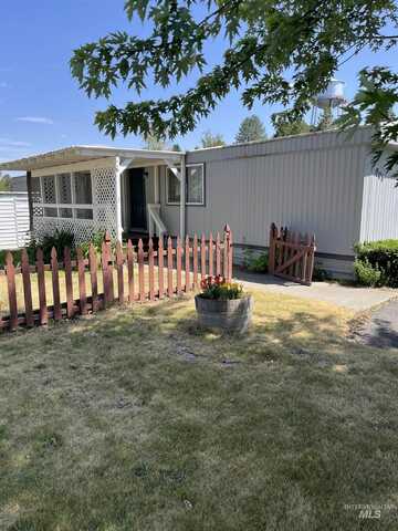411 N Almon, Moscow, ID 83843