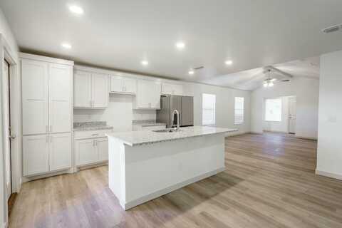 8011 Date Avenue, Lubbock, TX 79404
