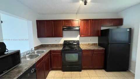 9044 NW 28th Dr, Coral Springs, FL 33065