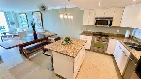 19390 Collins Ave, Sunny Isles Beach, FL 33160