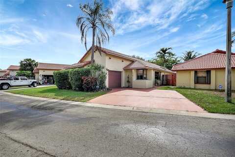 270 SW 113th Ter, Pembroke Pines, FL 33025