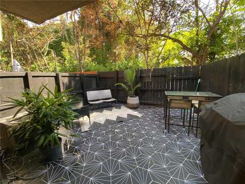 10289 SW 77th Ct, Miami, FL 33156