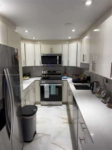 5401 Collins Ave, Miami Beach, FL 33140