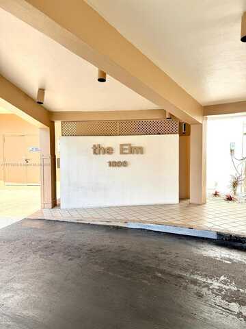 1000 Saint Charles Pl, Pembroke Pines, FL 33026