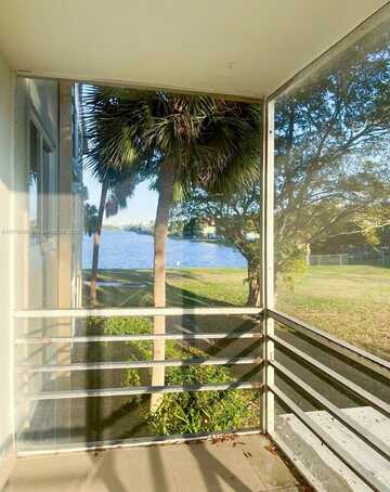 447 NE 195th St, Miami, FL 33179