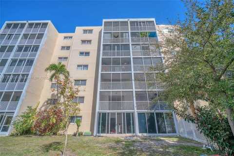 319 NE 14th Ave, Hallandale Beach, FL 33009