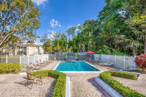 800 Cypress Park Way, Deerfield Beach, FL 33064