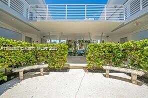 10190 E Bay Harbor Dr, Bay Harbor Islands, FL 33154