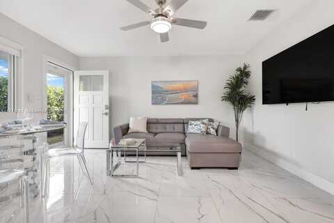 1461 NW 10th St, Dania Beach, FL 33004