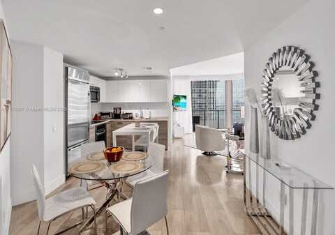 1300 Brickell Bay Dr, Miami, FL 33131