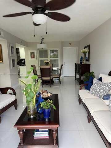 820 NW 87th Ave, Miami, FL 33172