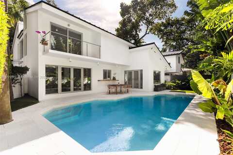 2800 Crystal Ct, Coconut Grove, FL 33133