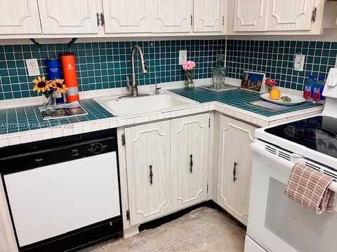 6700 Cypress Rd, Plantation, FL 33317