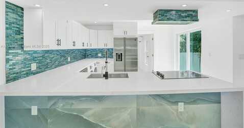 7915 Hawthorne Ave, Miami Beach, FL 33141
