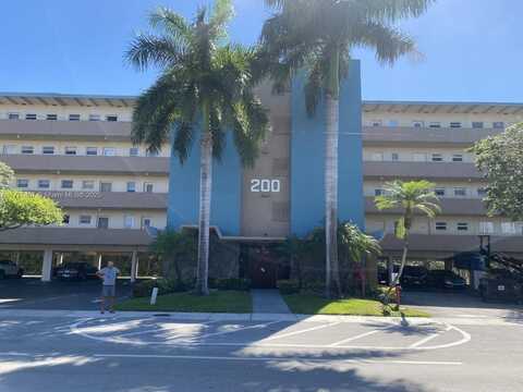 200 NE 14th Ave, Hallandale Beach, FL 33009