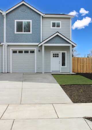 2359 SW 24th Street, Redmond, OR 97756