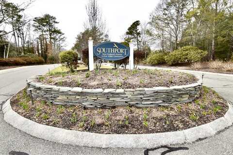 80 Pine Hill Blvd, Mashpee, MA 02649