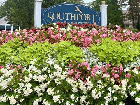 80 Pine Hill Blvd, Mashpee, MA 02649