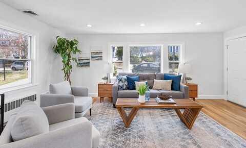 39 Wilson Ave, Watertown, MA 02472