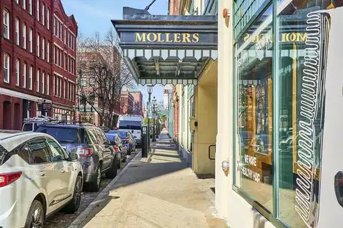 33 Middle St, Lowell, MA 01852