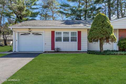 5 Ohio Drive, Whiting, NJ 08759