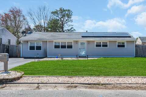 31 Colgate Drive, Toms River, NJ 08757