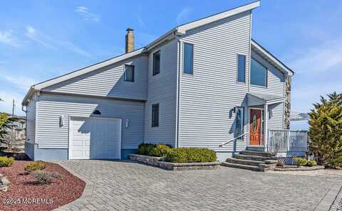 11 Bay Point Drive, Toms River, NJ 08753