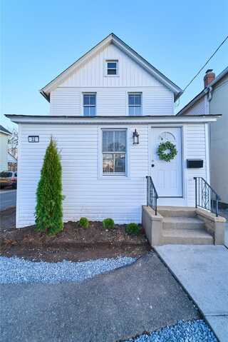 32 Thorne Avenue, Hempstead, NY 11550