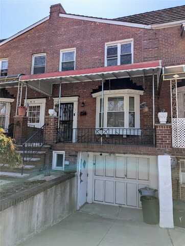 146-14 61 Road, Flushing, NY 11367