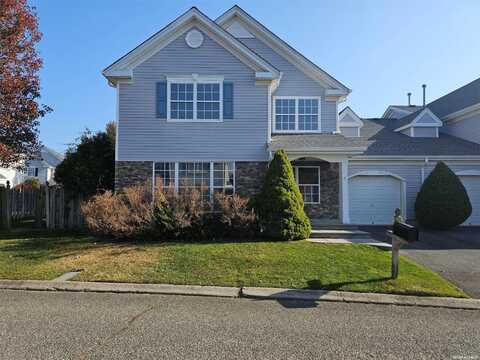 4 Robert Lane, Middle Island, NY 11953