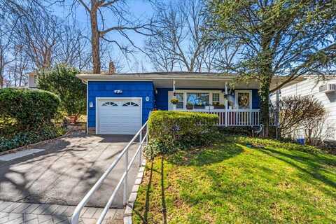 6 Hilton Court, Huntington, NY 11743
