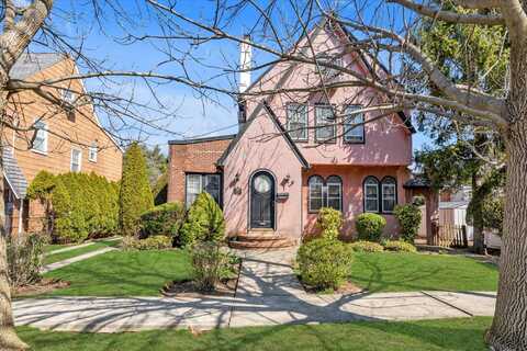 9 May Court, West Hempstead, NY 11552