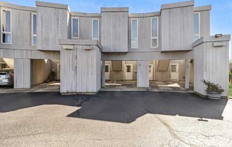29 Fairway Place, Montauk, NY 11954