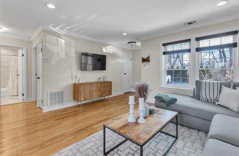 57 Whalers Cove, Babylon, NY 11702