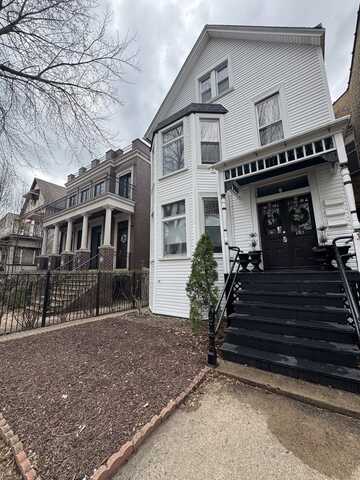 1913 W Cuyler Avenue, Chicago, IL 60613