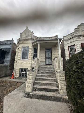 4027 W Cullerton Street, Chicago, IL 60623