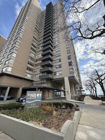 6301 N Sheridan Road, Chicago, IL 60660