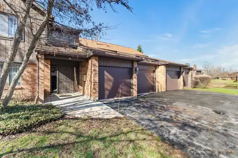4 Creekside Circle, Elgin, IL 60123