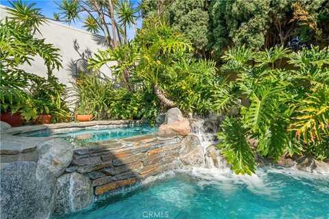 3332 Alabama Circle, Costa Mesa, CA 92626