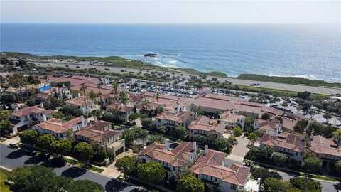 28 Surfspray Blf, Newport Coast, CA 92657
