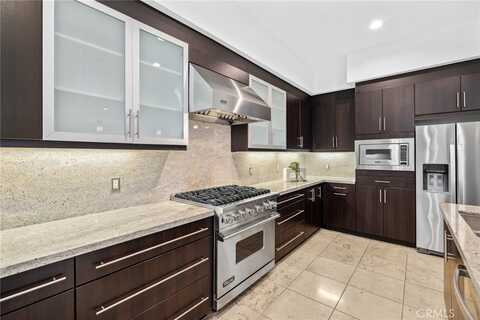 402 Rockefeller, Irvine, CA 92612