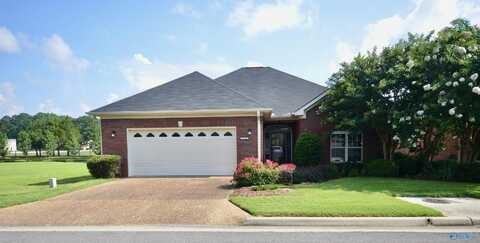 818 Village Court SW, Decatur, AL 35640