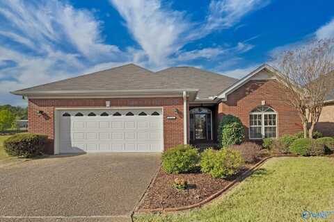 818 Village Court SW, Decatur, AL 35640